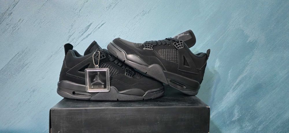 Air Jordan 4 Retro "Black Cat"