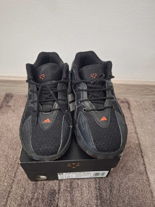 Adidasi baieti pentru baschet