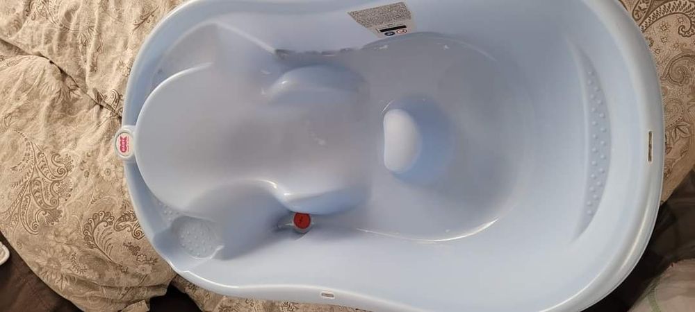 Cadita bebe,  2 buc la 75 de lei.