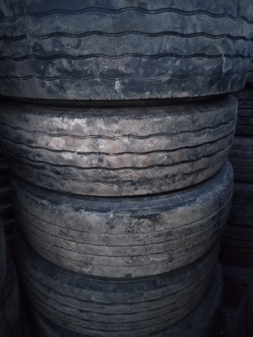 Шины б/у 275/70 р 22,5 от 20 000тг  и выше