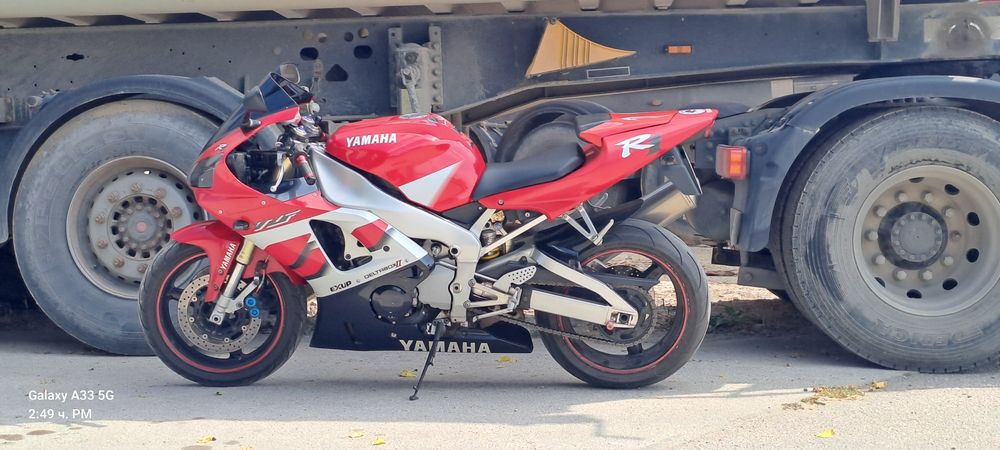 Yamaha R1 заден капак