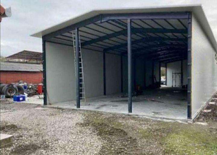 Vand structura metalică 20x10x4 Pret 6000euro 

10 cuzineti 
10 stâlpi