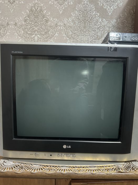 Телевизор рабочий, в хорошем состоянии