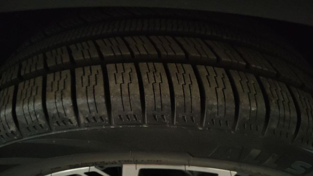 Продаётся диски с шинами размер R18