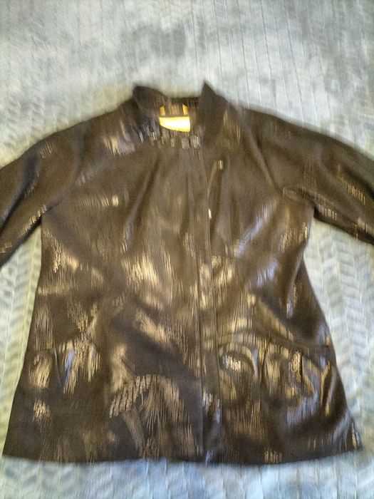 Продам куртку весна осень 50-54