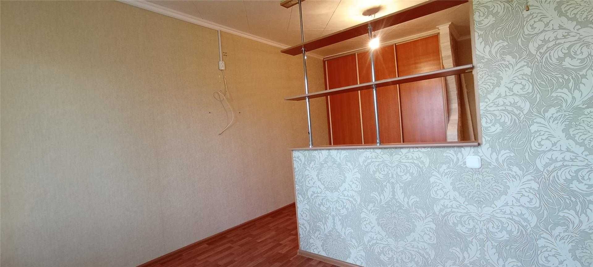 Продам 1-комнатную квартиру на 6 микрорайоне , 31 м², 5/5 этаж