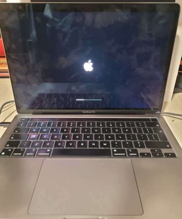 Macbook Pro M1 2020 laptop  8gb ram 256 gb stocare A2338
