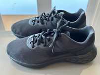 Нови обувки Nike Revolution 6, номер 39