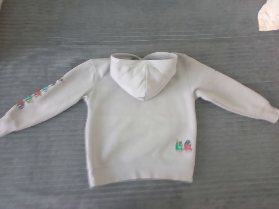 Vând hanorac Among Us 9 ani 134 cm