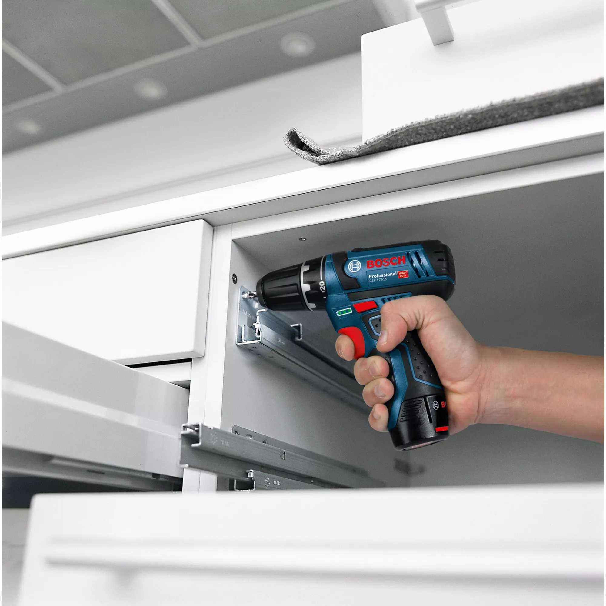 Акумулаторен винтоверт BOSCH GSR 12V-15 Professional комплект
