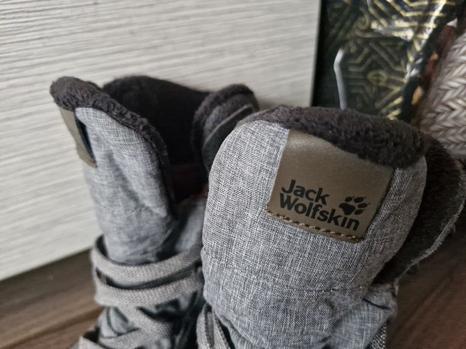 Дамски обувки Jack Wolfskin- номер  38  ,много запазени