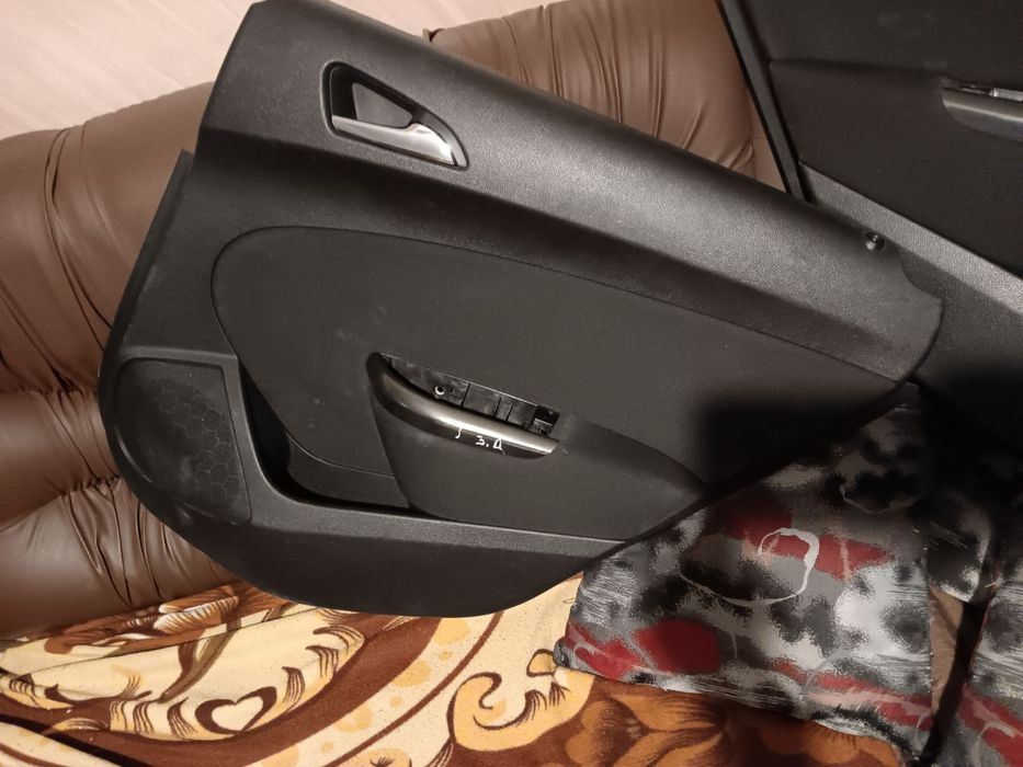 Кори за Опел Astra J