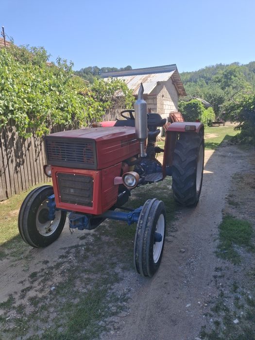 Vând tractor U 445