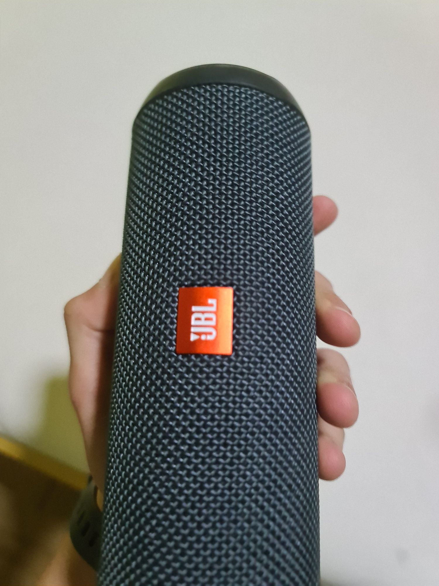 Boxa jbl flip esențial