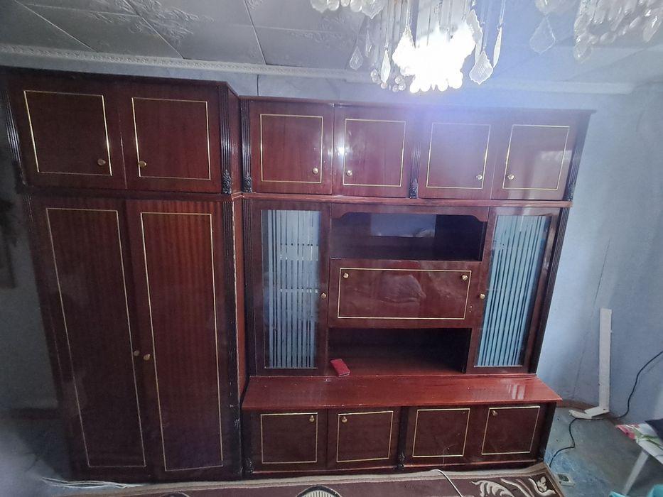 Отдам стенку полированую