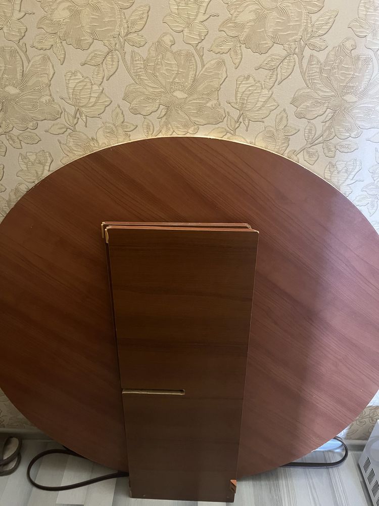 Продам  Казахский круглый стол