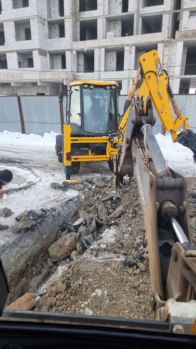 Услуги экскаватора-погрузчика аренда гидромолота жсб петушок ямобур