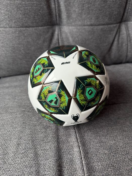 Мини футболната топка UCL на adidas размер 1