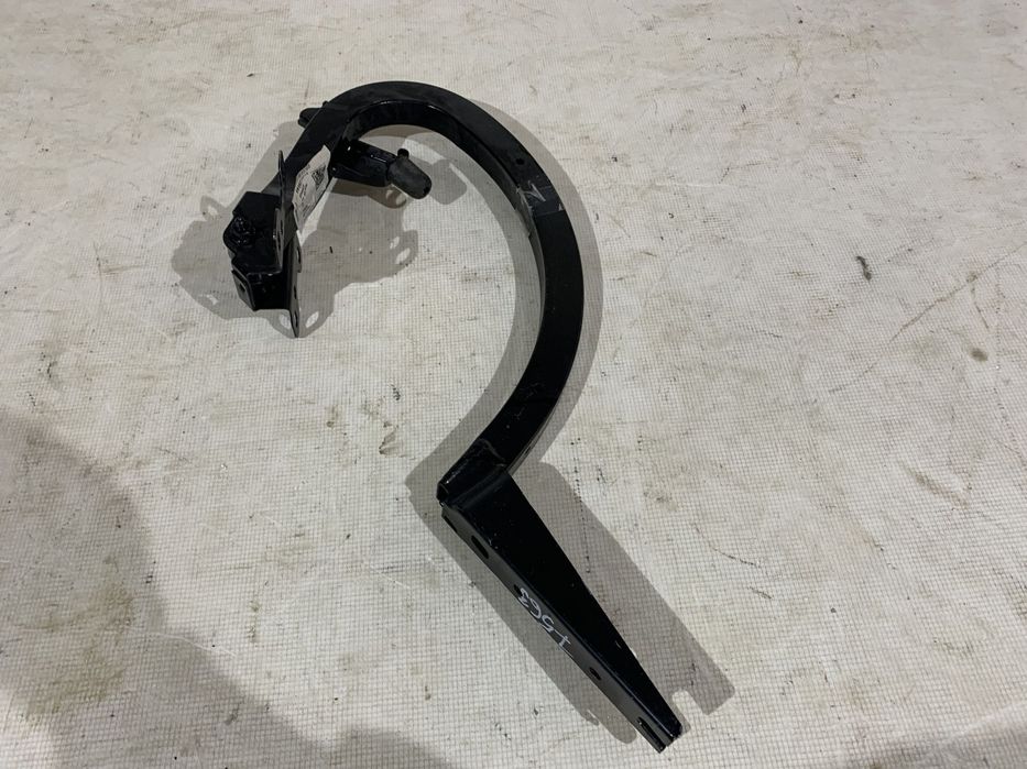 Balama capota portbagaj stanga, Audi A4, B9, Berlina Sedan, 2016, 2017, 2018, 2019, 2020, 2021, 2022, 2023, cod origine OE 8W5827301A.