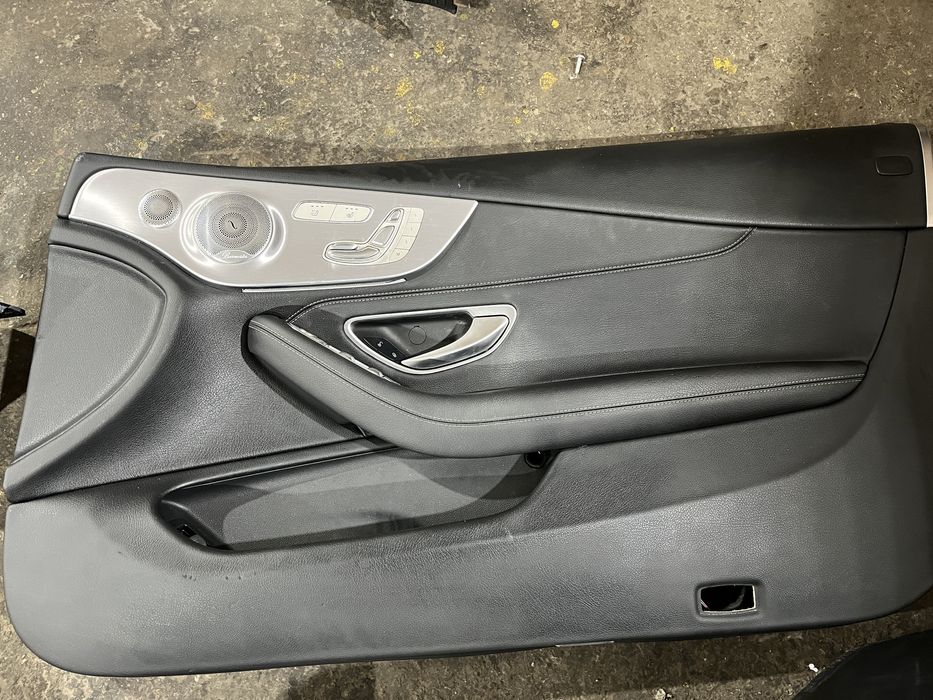 Interior / Scaune / Fete de usi Mercedes C Cabrio / Coupe W205