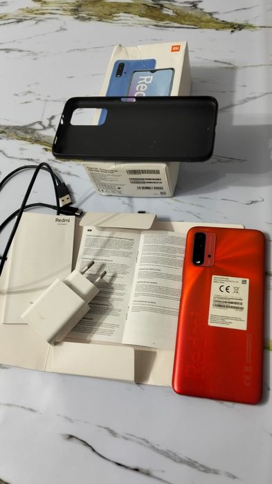 Редми 9Т в хорошем состоянии работает отлично