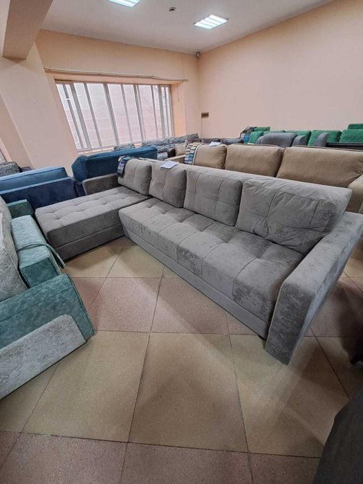 Продам угловой диван 3,30