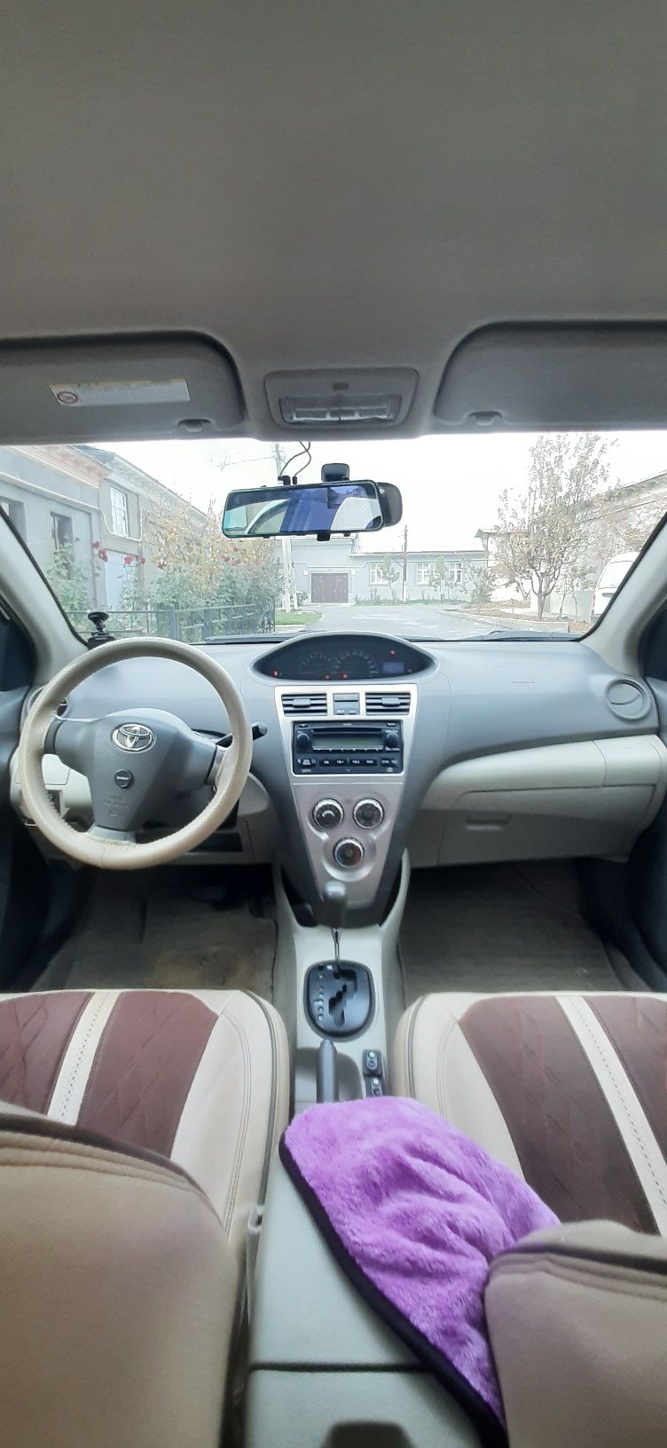 Toyota yaris 2012