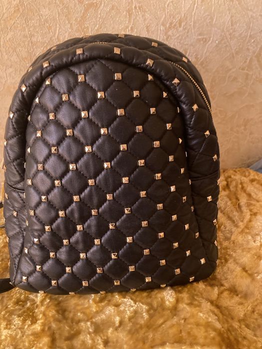 Раница с златисти кабси