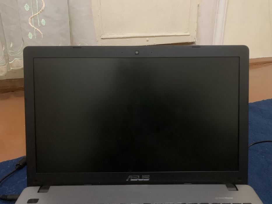 Noutbook Asus i5