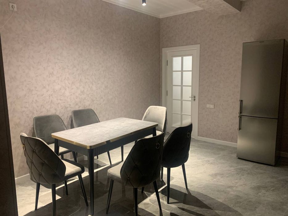 Гранд Мир! Напротив посольство России. сдается 4х комнатная квартира