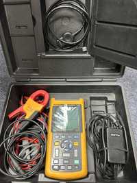 Vând 2 x Fluke 125 osciloscop profesional