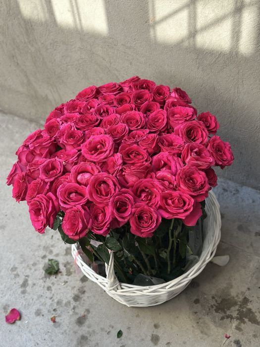 Роза цветы еще буква шығарып беремін ак розамен