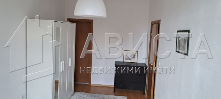 Дава се под наем Тристаен апартамент в София, Център - 130 кв.м за 1600 € - Снимка #3