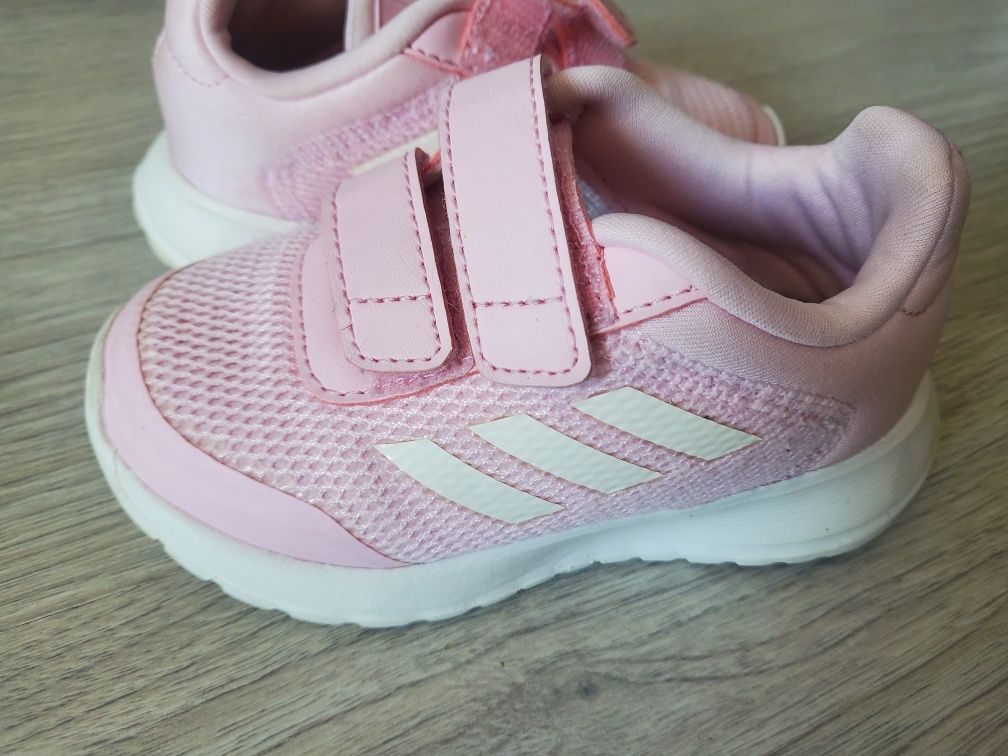 Adidas за бебе момиче
