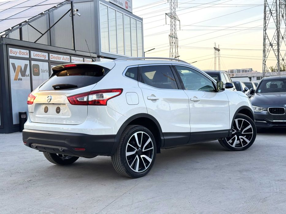 Nissan Qashqai 1,6d 4x4 131cp/Garantie/Panoramic/Navigatie/RateAuto