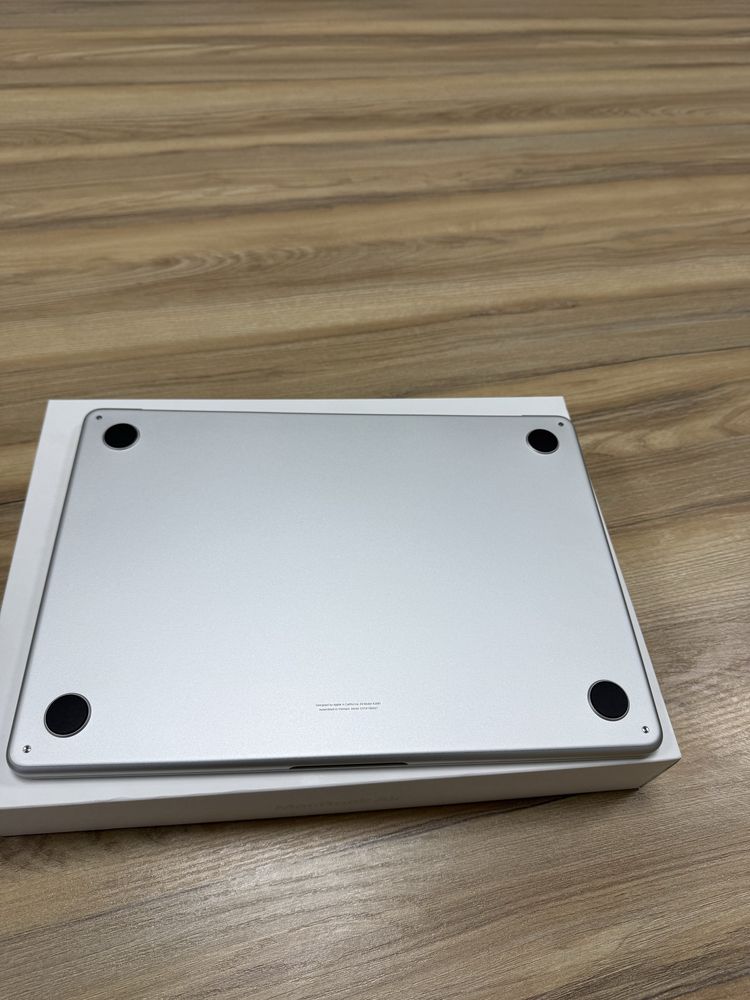 Macbook Air M2 13.6 inch (Silver) USA