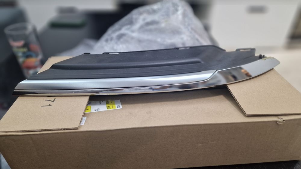 VW Тигуан лайсна над фар лява  2017,18,19,20