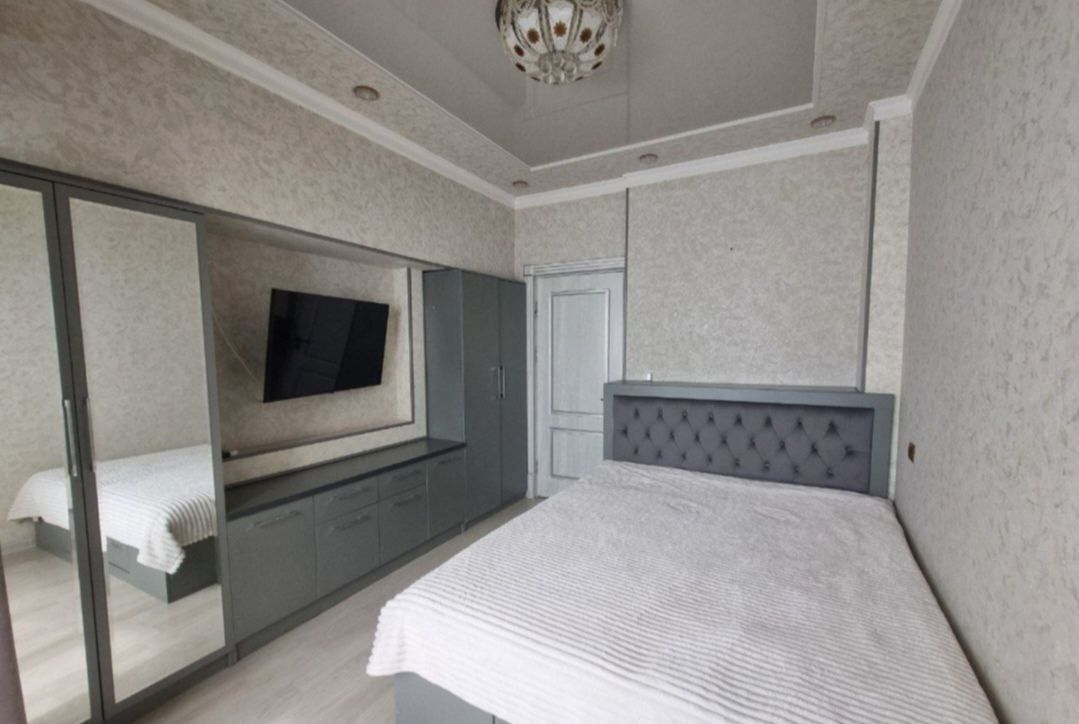 2-комнатная, 70 м², ул. Шота Руставели (ориентир - бывш. "Океан")..