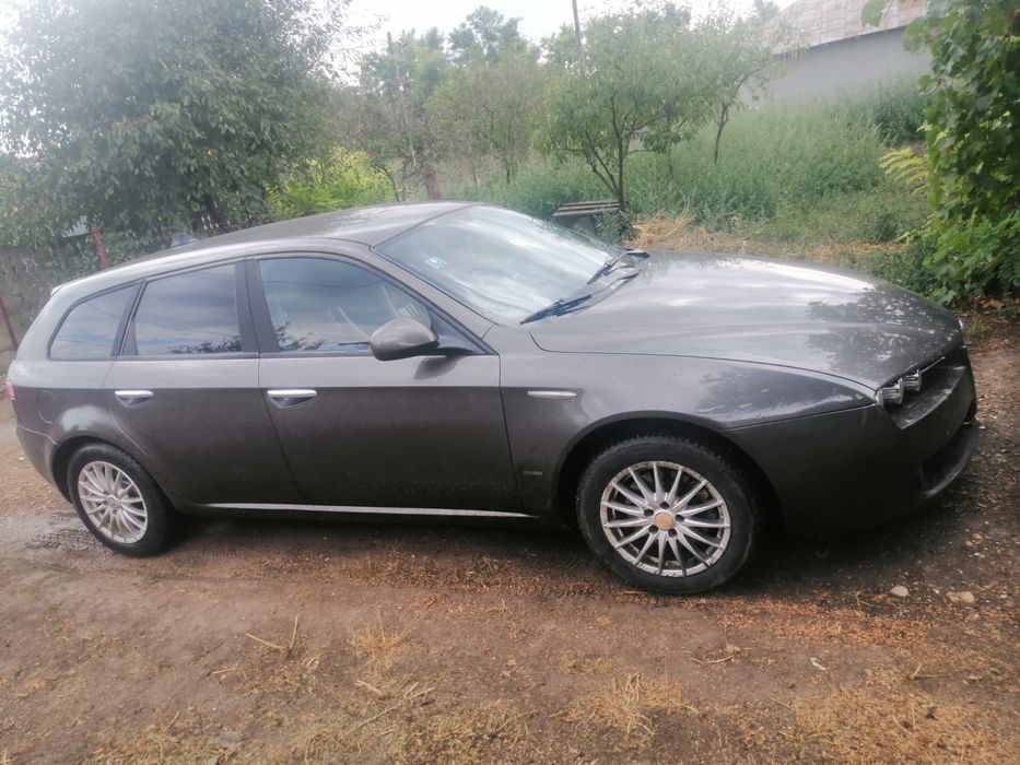 Vând Alfa Romeo 159