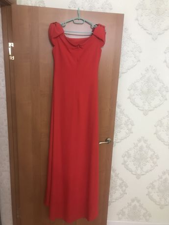 Продаётся красная платье «Вечерняя»