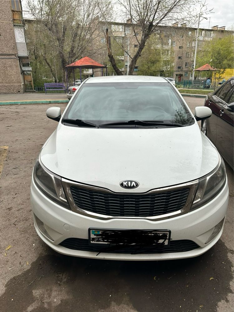 Автомобиль kia rio