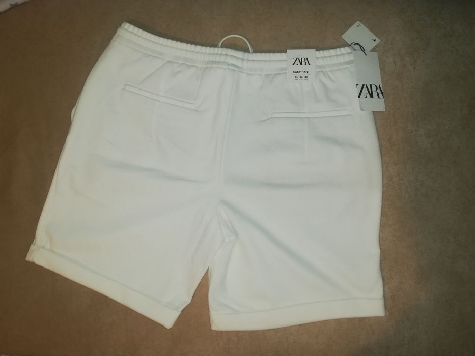 Pantaloni scurți bermude Zara foarte comfortabili