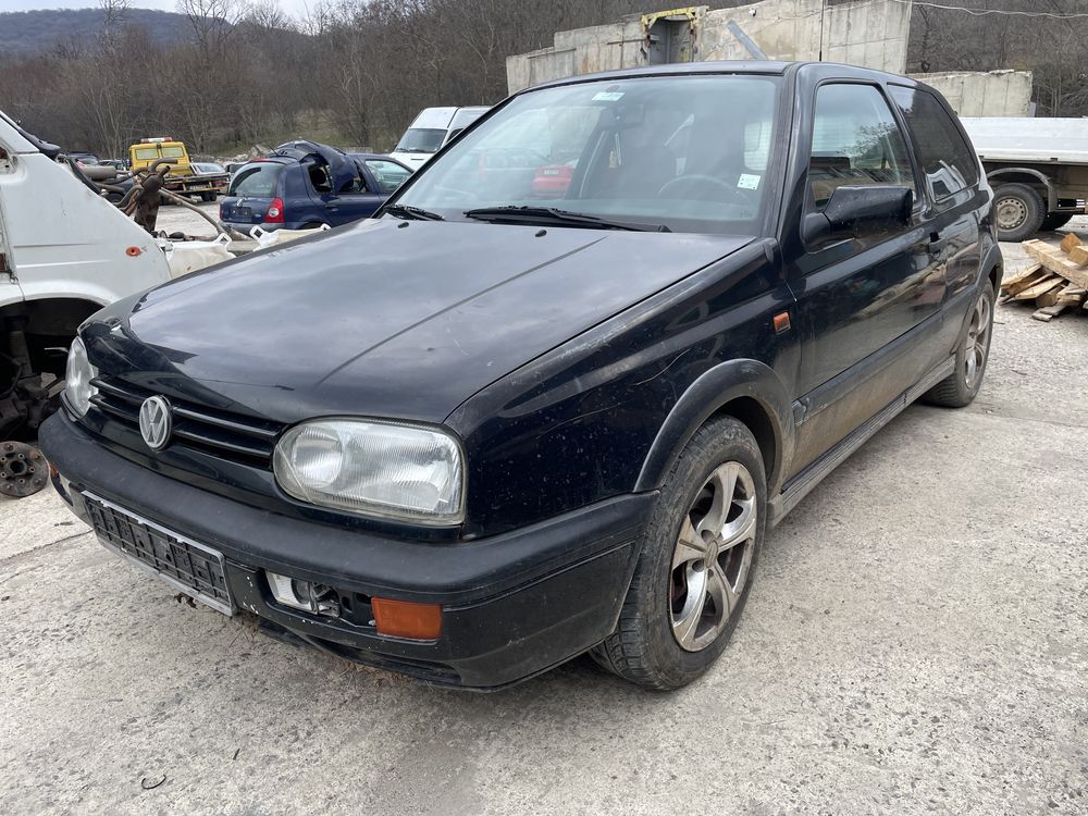 Vw Golf 3 2.0 115кс 1997 на части