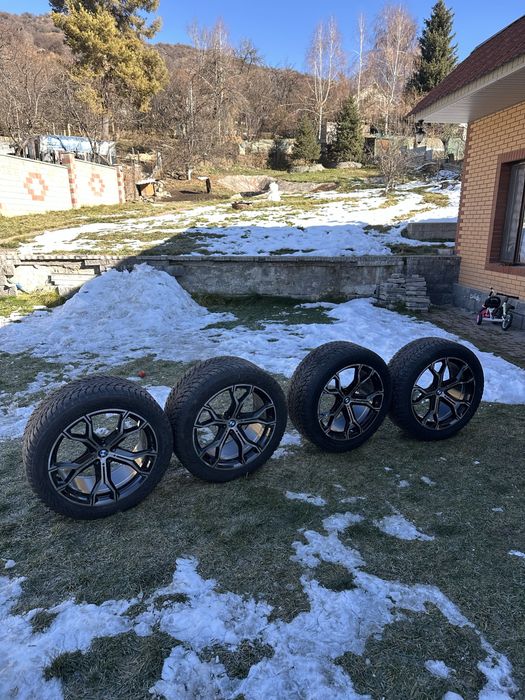 Продается шины зимние BMW с дисками