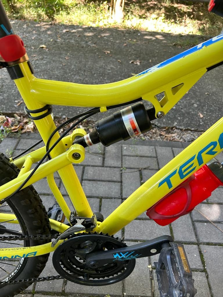 Bicicleta mountain bike DHS Teranna full suspension stare excelenta a