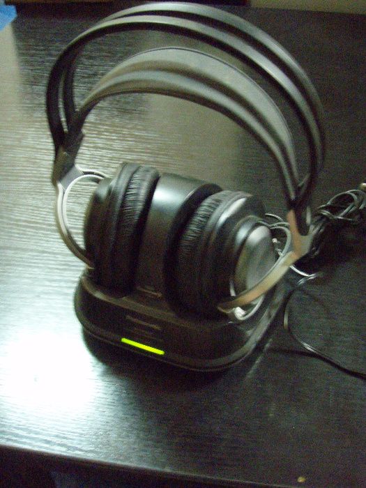 Casti wireless fara fir cu surround Panasonic RP-WF950