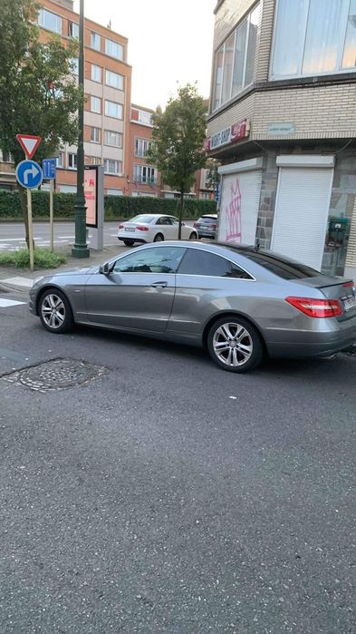Мерцедес Mercedes E220