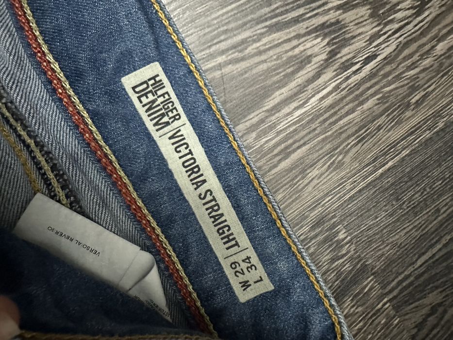 Blugi Tommy Hilfiger