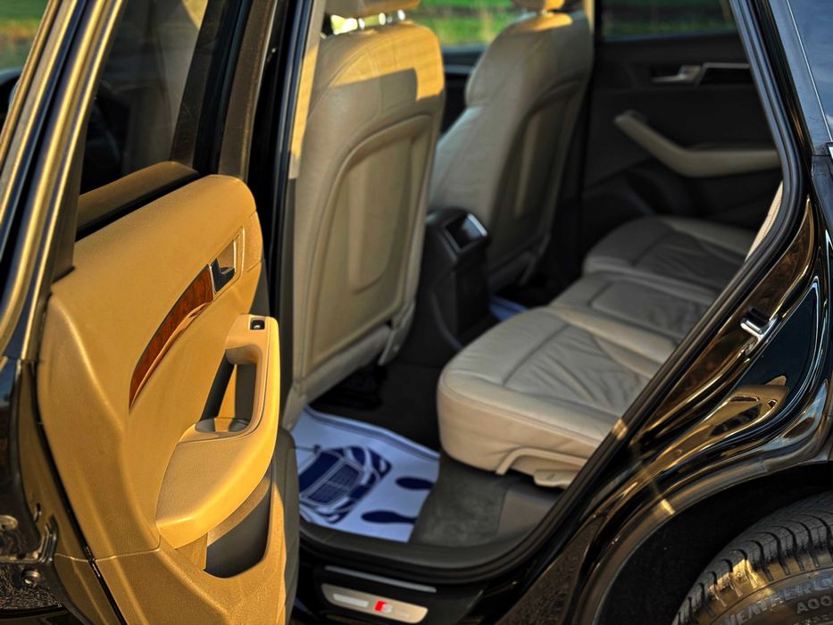 Audi Q5 2010 2.0 TDI Quattro 3xS-line  Adus recent !