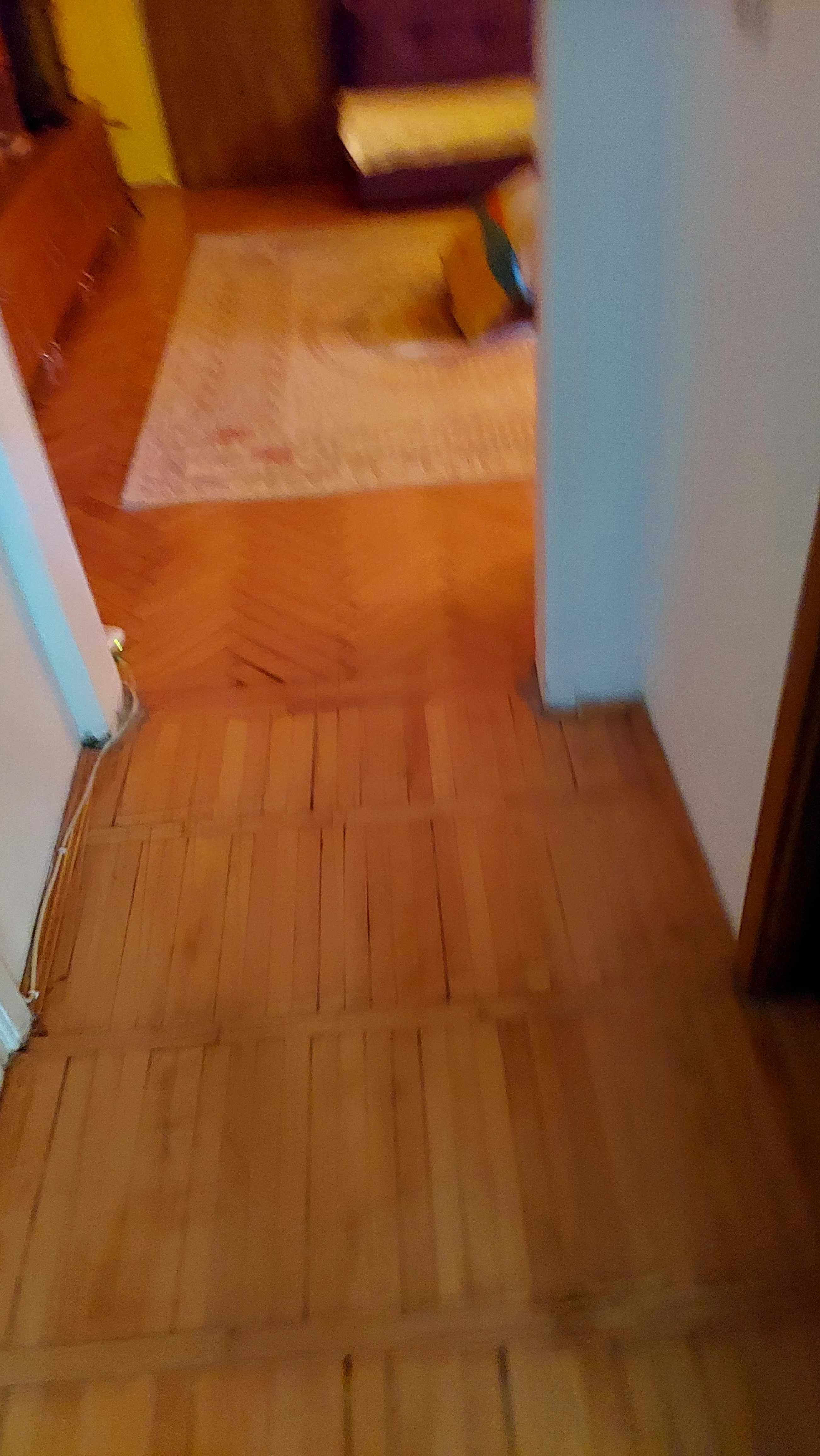 Chirie apartament 3 camere etaj 2 zona dambovita